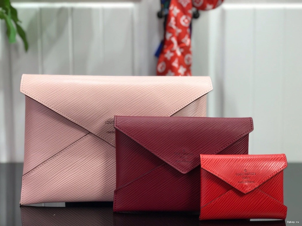 VUITTON LOUIS POCHETTE KIRIGAMI 0812